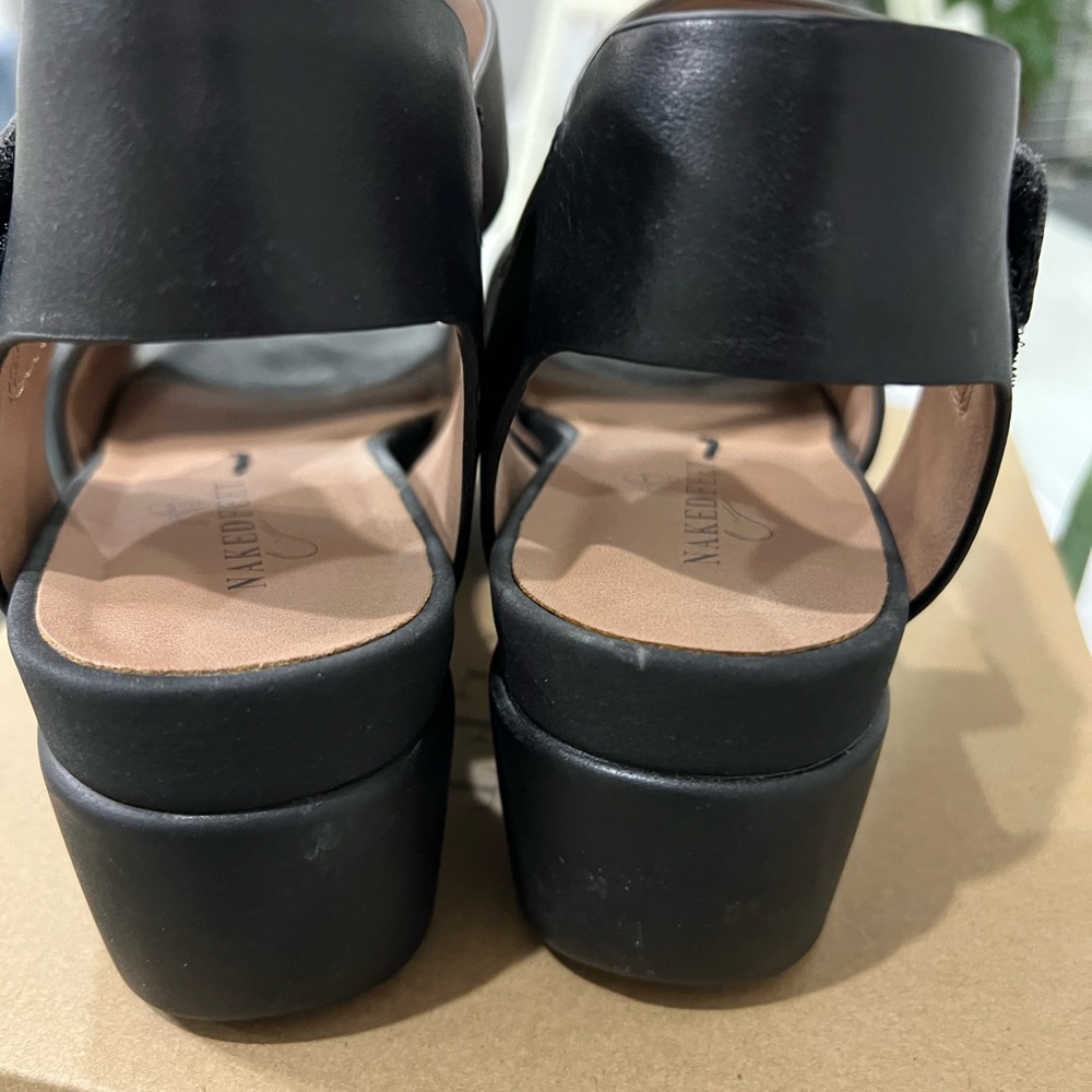 Sandals - Picture 3 of 5